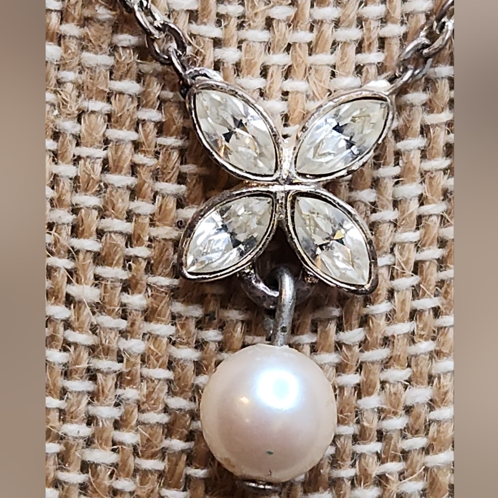 Napiers Elegant Gold and Pearl Necklace - Picture 4 of 5